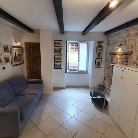 Ernesta Apartment *