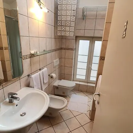 欧内斯特别墅公寓 公寓 罗维尼