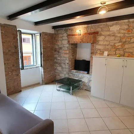 Апартаменты Ernesta Ровинь