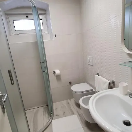 Ernesta Апартаменты *